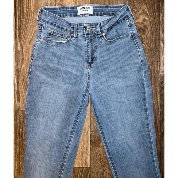 DENIZEN Levis Jeans Womens 6M Light Blue Wash Mid Rise Slim - Picture 3 of 6